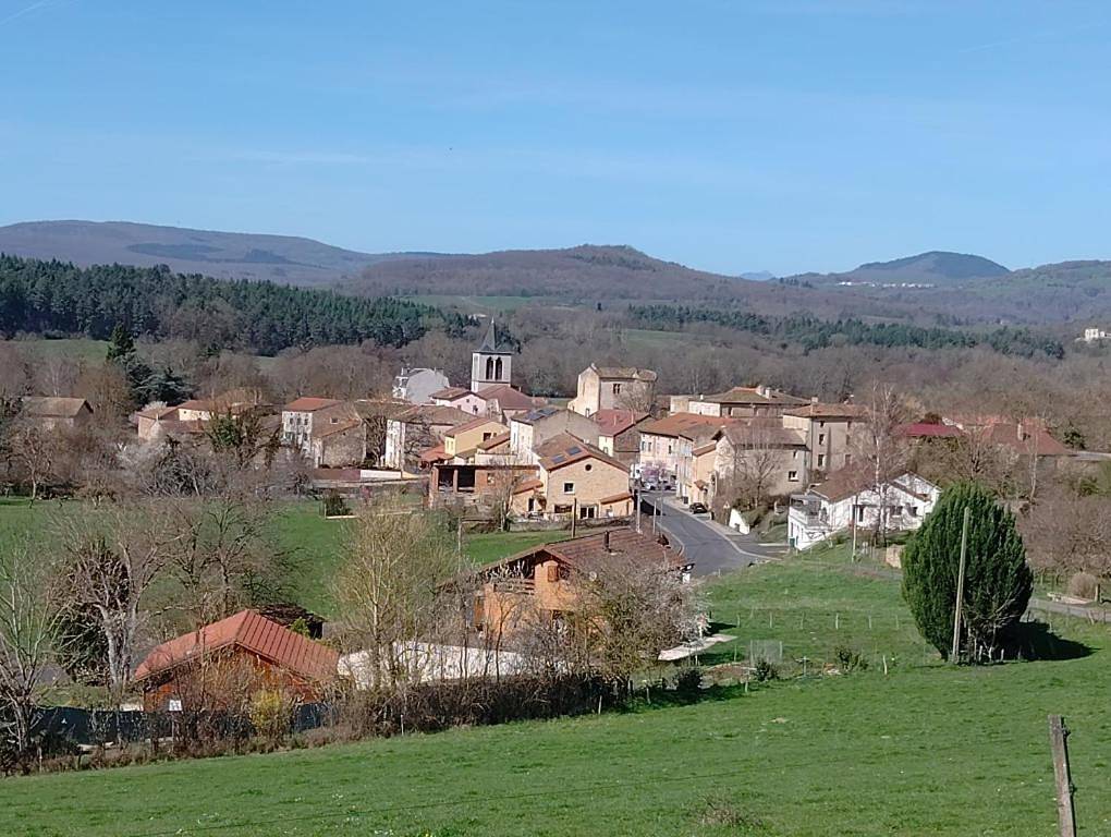 Appartement entier, L'atelier in Sugères, Parc Naturel Régional Livradois-Forez