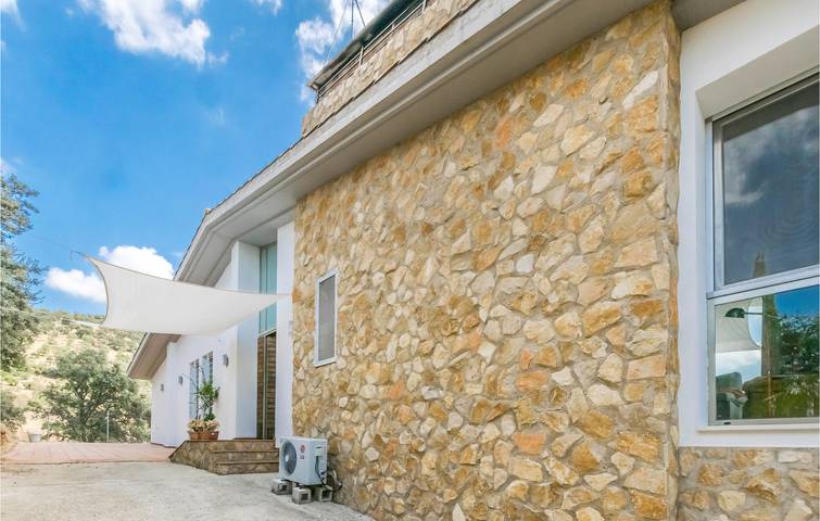 Villaharta Apartment with AC, Pool & Terrace in Villaharta, Sierra Morena