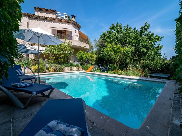 Villa for 6 personer, med Terrasse og Hage i tillegg til Badebasseng i Vence