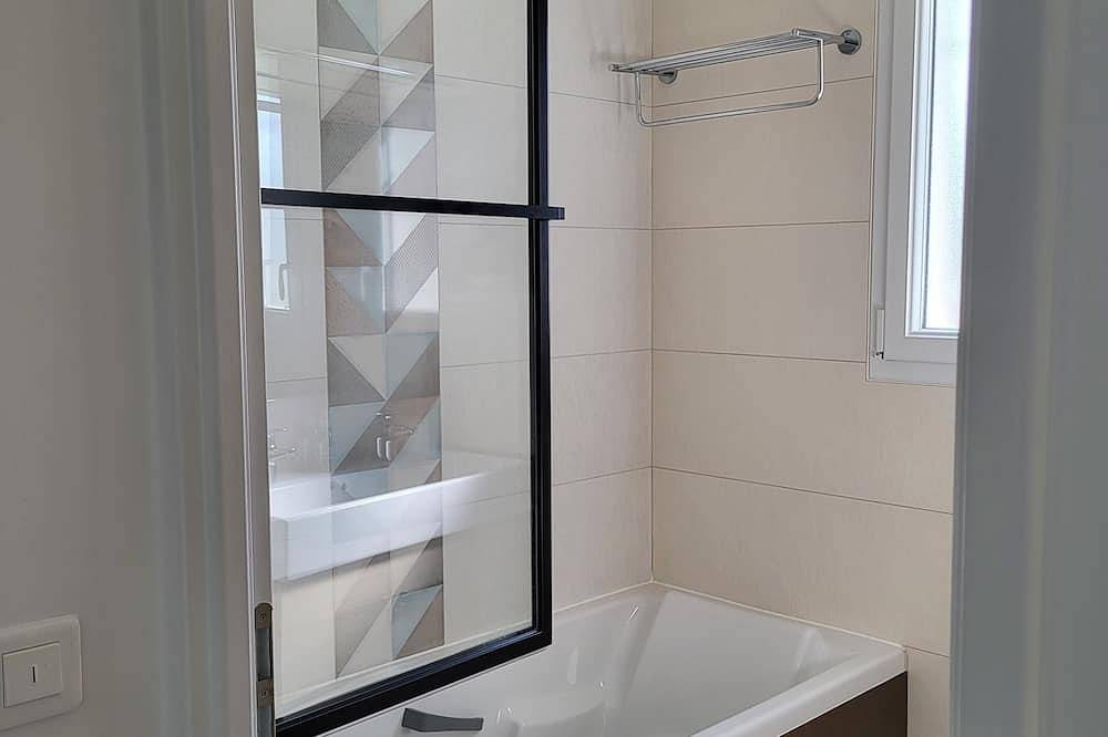 Maison Rénovée au Calme Proche Centre-ville in Saint-Pierre-d'Oléron, Côte de Beauté
