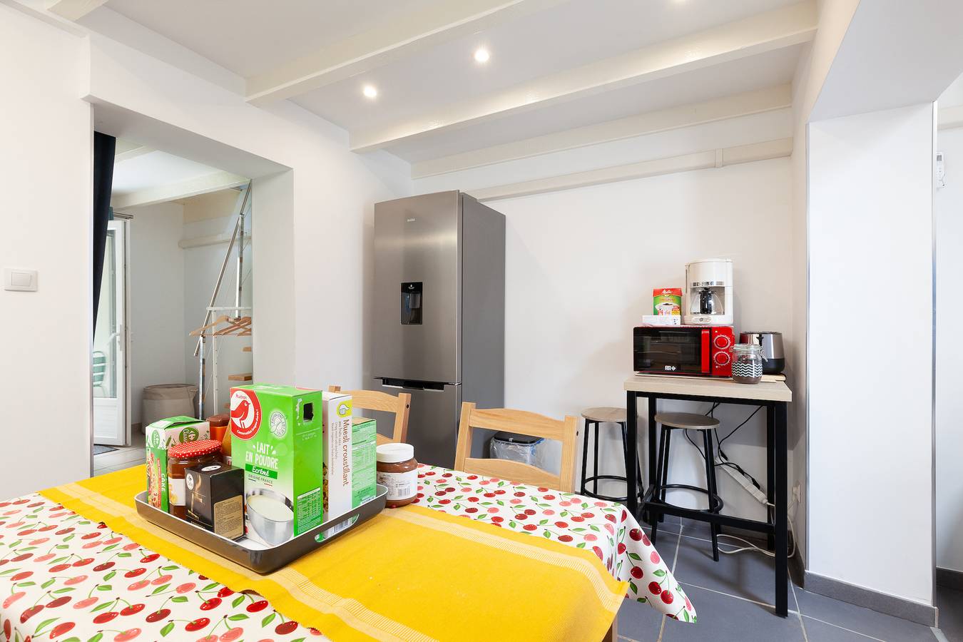 Renovated Gîte Calanques La Vesse with Mountain View, Wi-Fi & Air Conditioning in Le Rove, Istres region