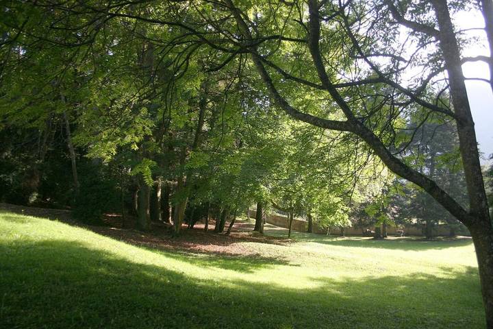 Location de vacances pour 2 personnes, avec terrasse ainsi que vue et jardin à Saint-Rambert-en-Bugey - 3