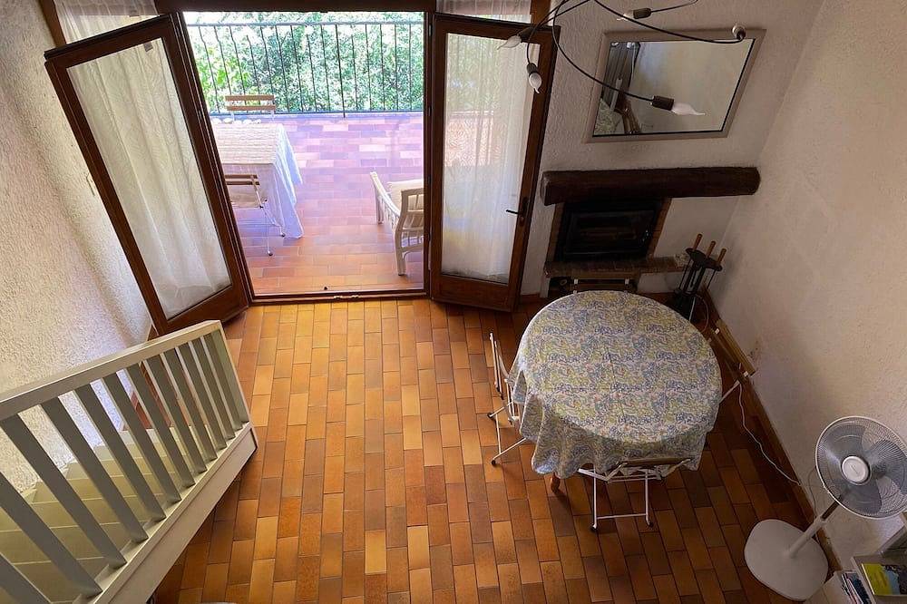 Jolie Maison de Village, à 2 min à Pied du lac D'esparron de Verdon in Esparron-de-Verdon, Parc naturel régional du Verdon