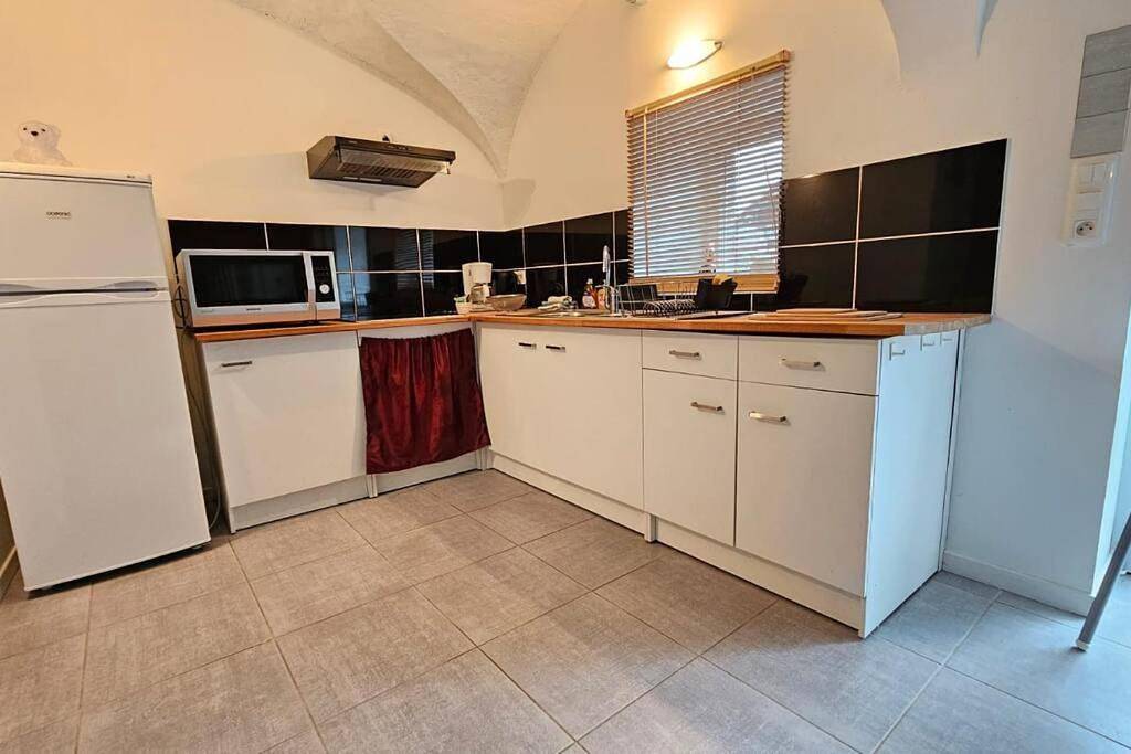 Appartement entier, One-Bedroom Apartment in Saint-Ours, Parc naturel régional des Volcans d'Auvergne