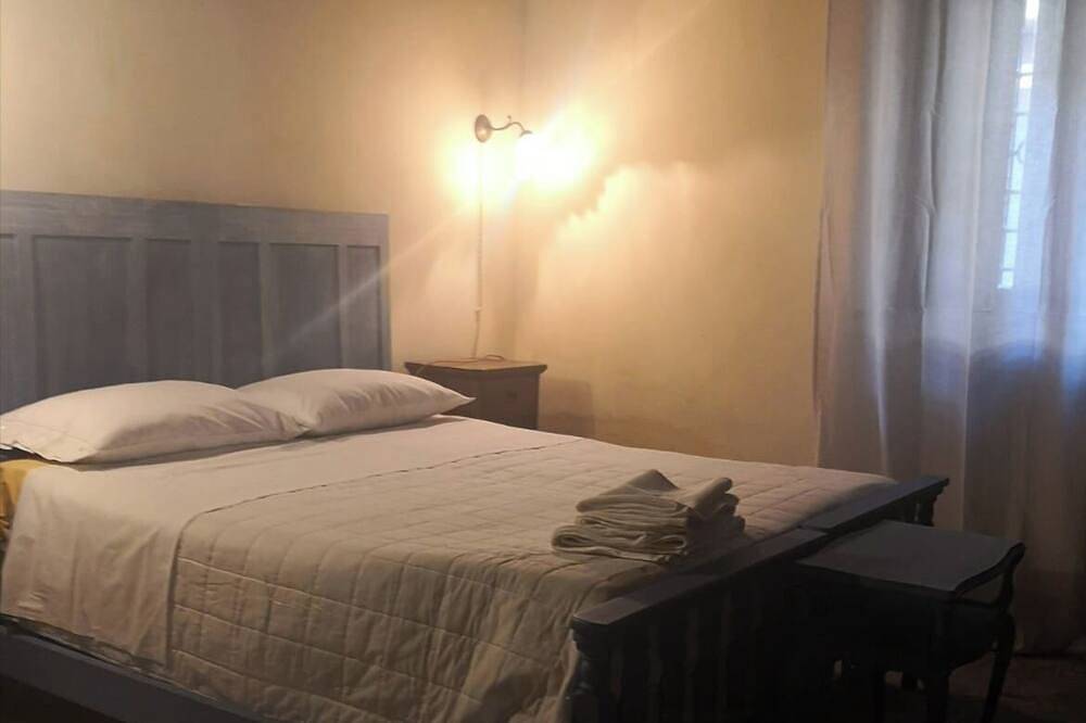 Apartamento entero, Cozy detached house in the historic center of Umbertide indoor garden in Umbertide, Valtiberina