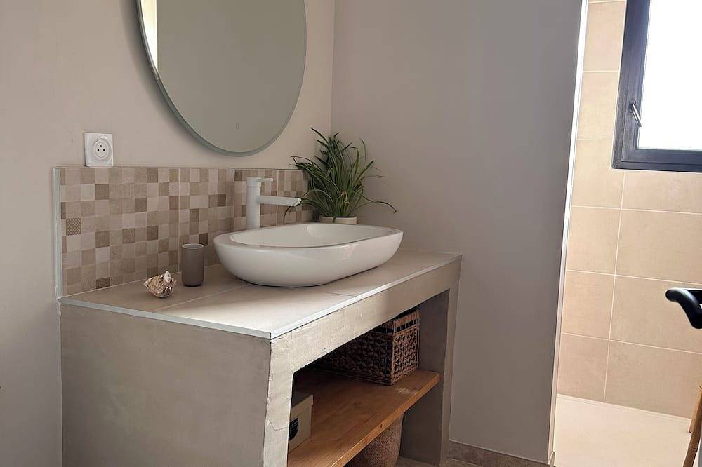 Quiet villa with pool in Sommières, Nimes region