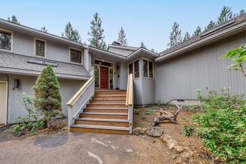 Vacation House for 14 Guests in Black Butte Ranch, Oregon, Picture 3