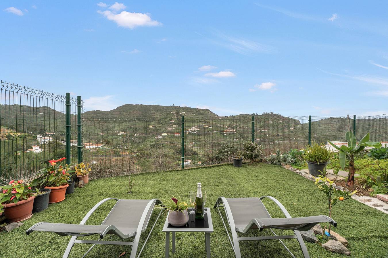 Ferienhaus 'Pendiente' mit Bergblick, Wlan und Klimaanlage in Pajar de Bento, La Gomera