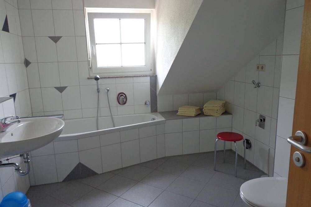 4 Zi. Maisonette Fewo Kastanie - Ferienhof Metzler in Bodnegg, Region Bodensee-Oberschwaben