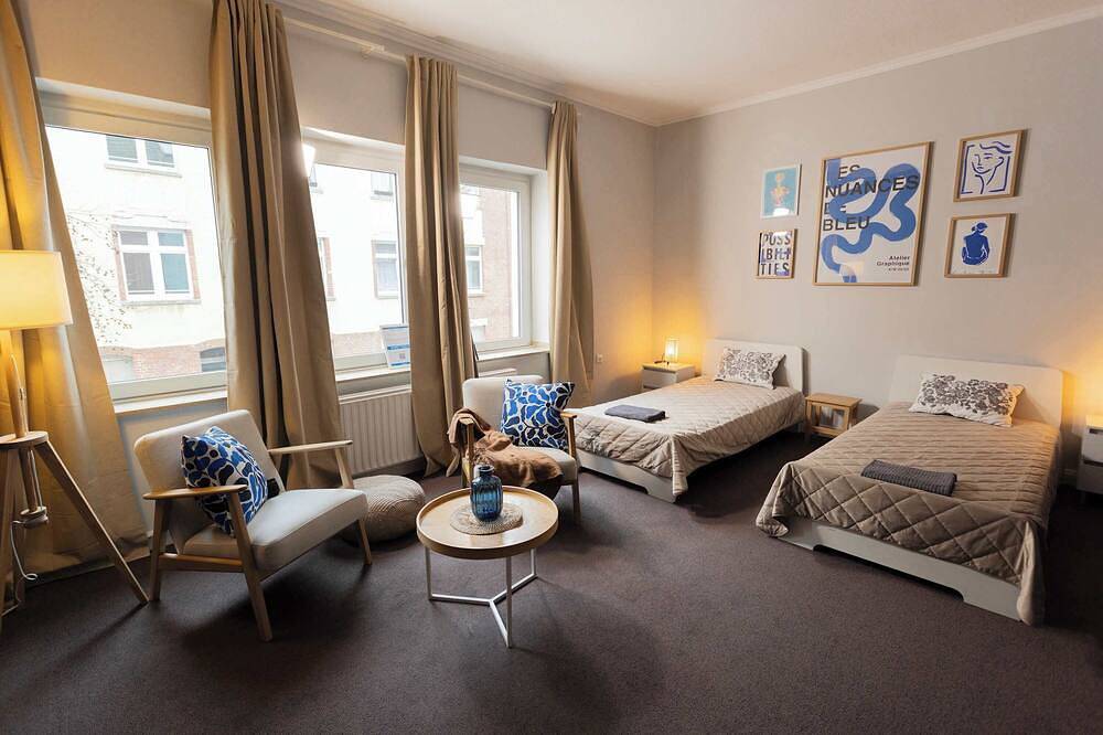 Apartamento entero, Huge apartment with Sauna and free parking in Meiderich/Beeck, Duisburgo