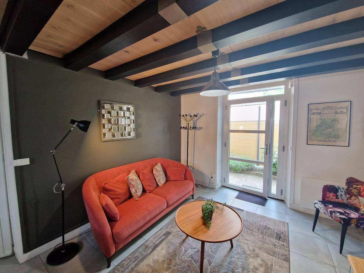 One-Bedroom Family Apartment in Fontainebleau, Seine-et-Marne