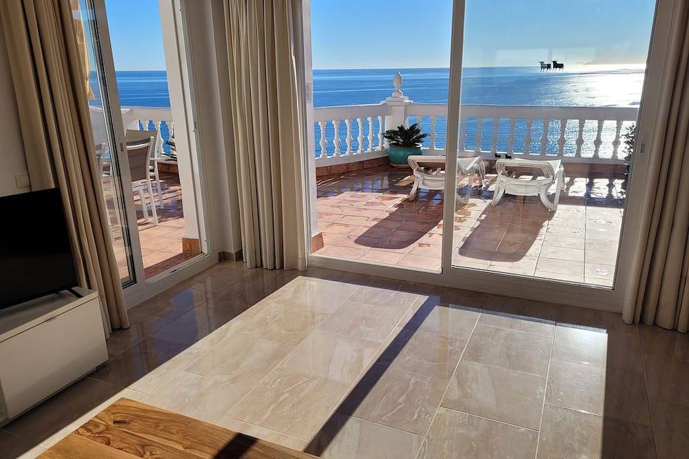 Entire apartment, Spacious and bright penthouse with panorama seaview in Urbanización Ladera del Mar, Nerja