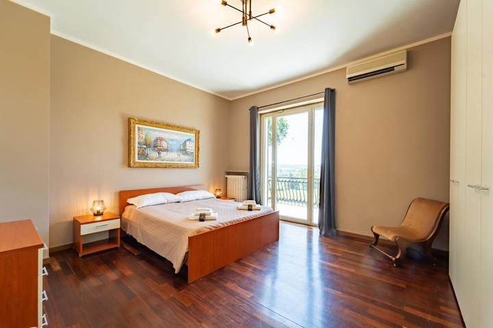 Location de vacances pour 8 personnes, avec Balcon et Terrasse ainsi que Jardin et Piscine à San Damiano d'Asti - 4