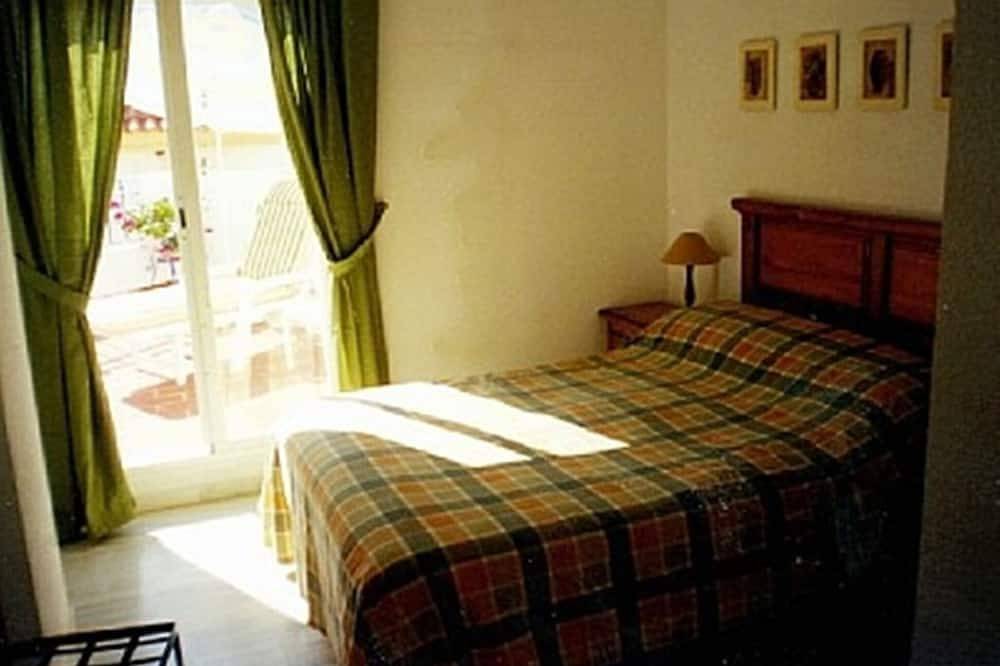 Ganze Wohnung, Luxuriös geräumiges 2 Schlafzimmer Dachboden Apartment neben dem Strand in Playa Zahara de los Atunes, Barbate