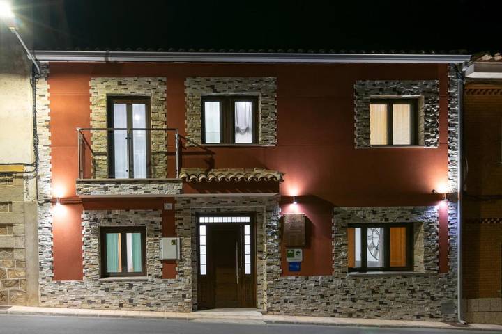 Casa rural para 11 personas, con sauna y piscina además de jardín y jacuzzi en Provincia de Toledo - 2