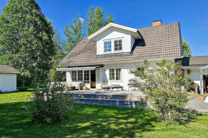 Ferienhaus für 9 Personen, mit Garten