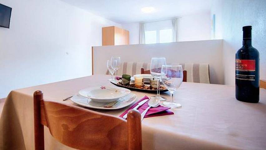 Gîte pour 4 personnes, avec balcon dans Lastovo - 4