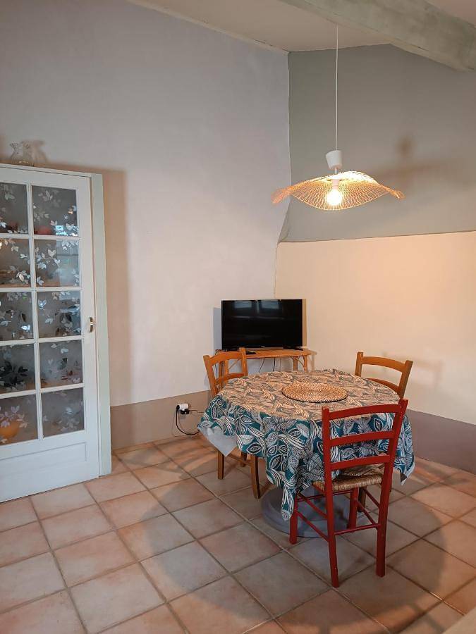 Location de vacances pour 2 personnes, avec vue et balcon dans Colorado provençal - 2