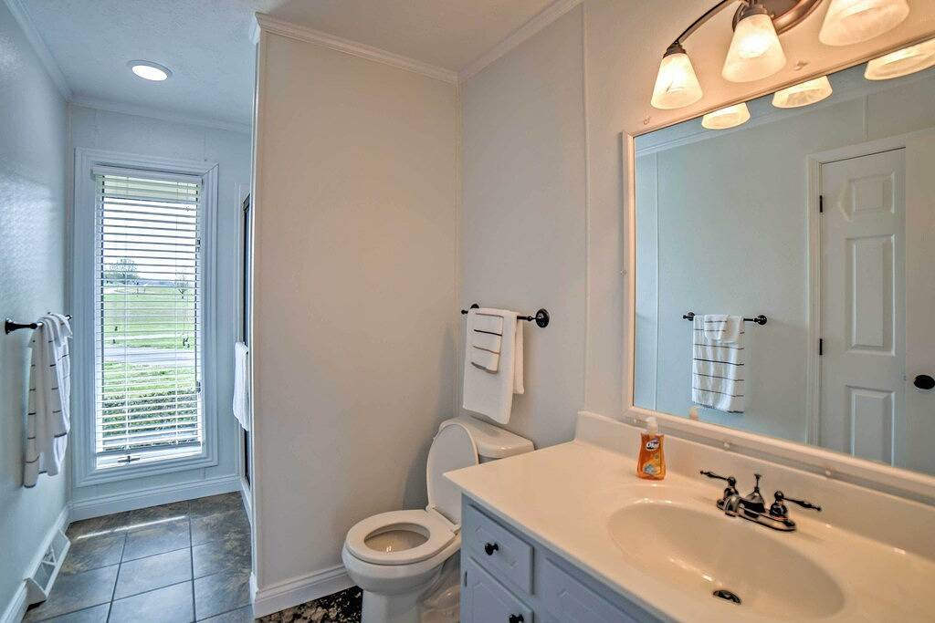 Monticello Home auf 2+ Acres mit Blick auf den Lake Cumberland in Lake Cumberland