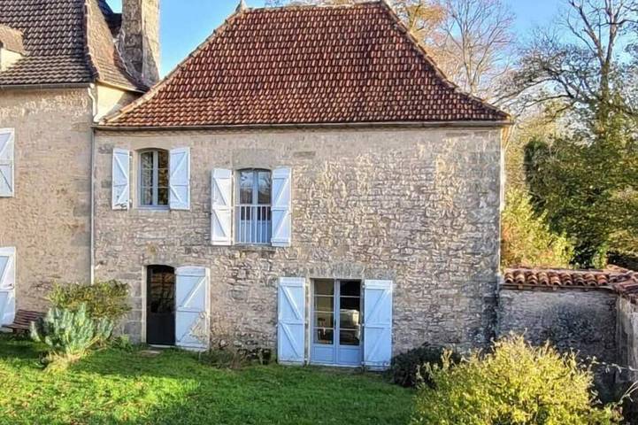 Location de vacances pour 4 personnes, avec jardin à Assier