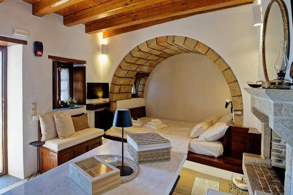 Ganze Wohnung, Charming Stay with Stunning Views-Nama – Monolithos Inn in Monemvasia, Peloponnes