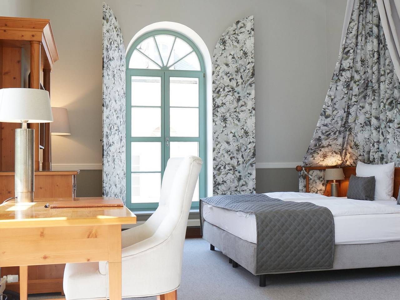 Ganze Ferienwohnung, Schloss Hotel Dresden - Pillnitz in Loschwitz, Dresden