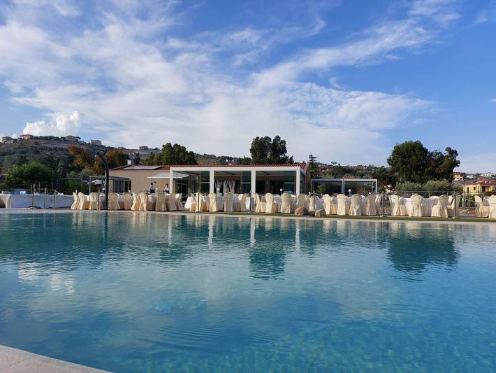 Ferienhaus für 4 Personen, mit Terrasse und Pool sowie Garten