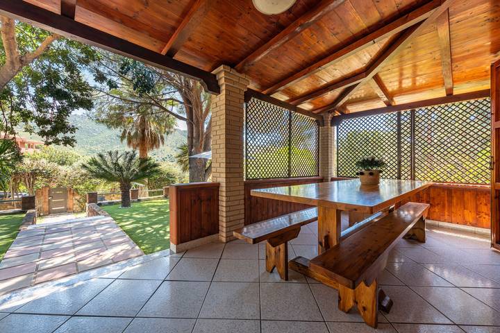 Villa 'Lidia Vicino al Mare' with Mountain View, Garden & Air Conditioning in Solanas, Comune di Sinnai