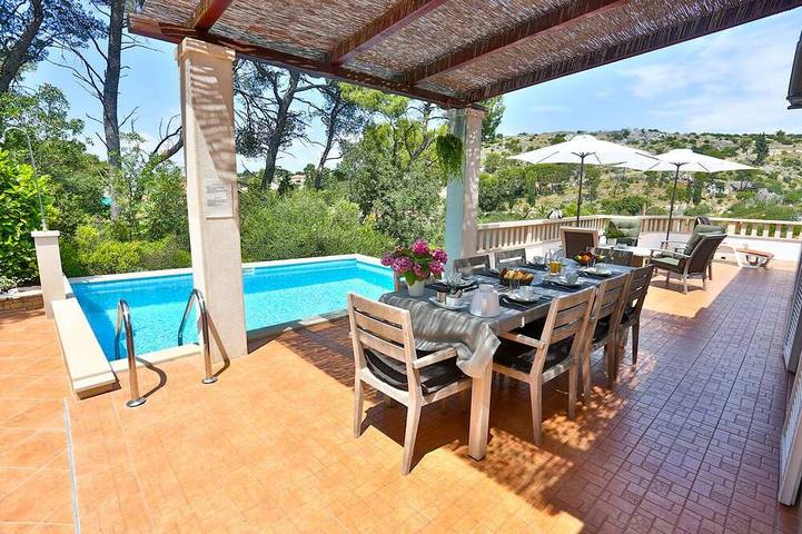 Villa für 8 Personen, mit Balkon - 1