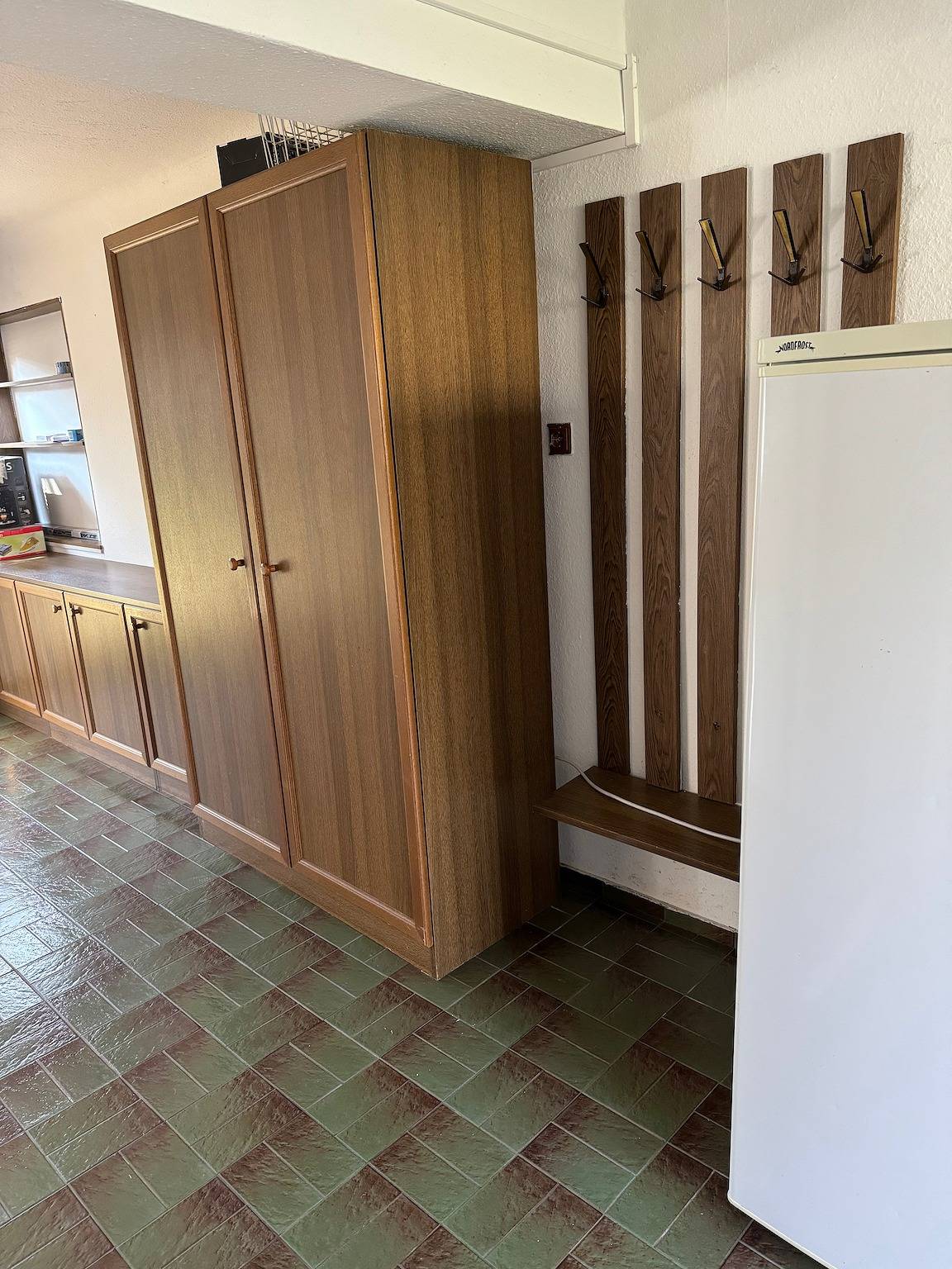 2 Schlafzimmer, 2 Bäder Haus mit einem Wohnzimmer und einem Empfangsbereich im Obergeschoss in Wien, Donau Niederösterreich