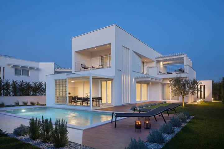 Villa pour 4 personnes, avec piscine et jardin à Funtana - 4