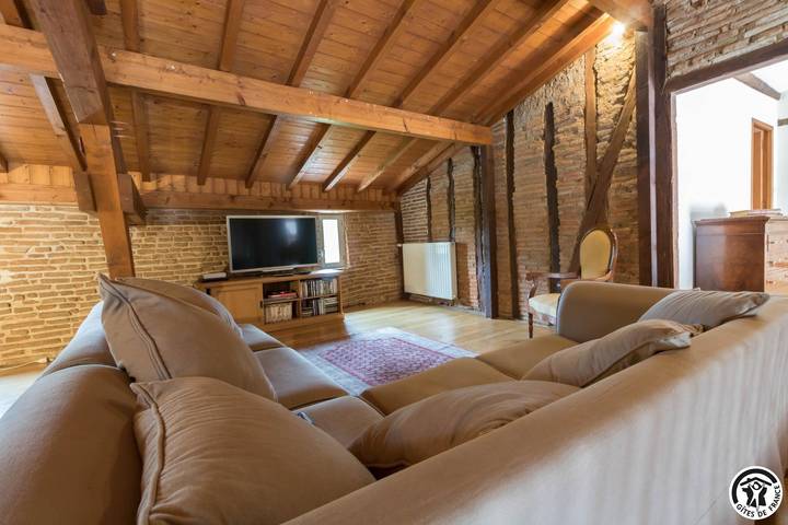 Gîte pour 12 personnes, avec terrasse ainsi que piscine et jardin dans Haute-Garonne - 4