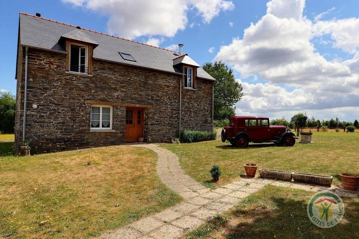 Gîte pour 8 personnes, avec Terrasse ainsi que Jardin et Vue à Amanlis
