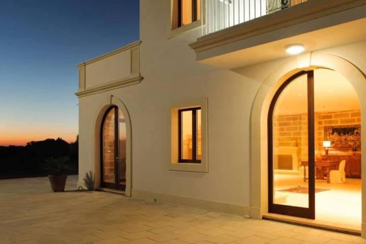 Villa per 12 persone, con Balcone e Terrazza nonché Giardino e Piscina a Cutrofiano