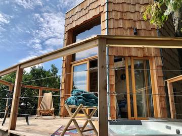 Chambre d’hôte pour 2 personnes, avec jacuzzi et terrasse dans Port de Bourg-sur-Gironde