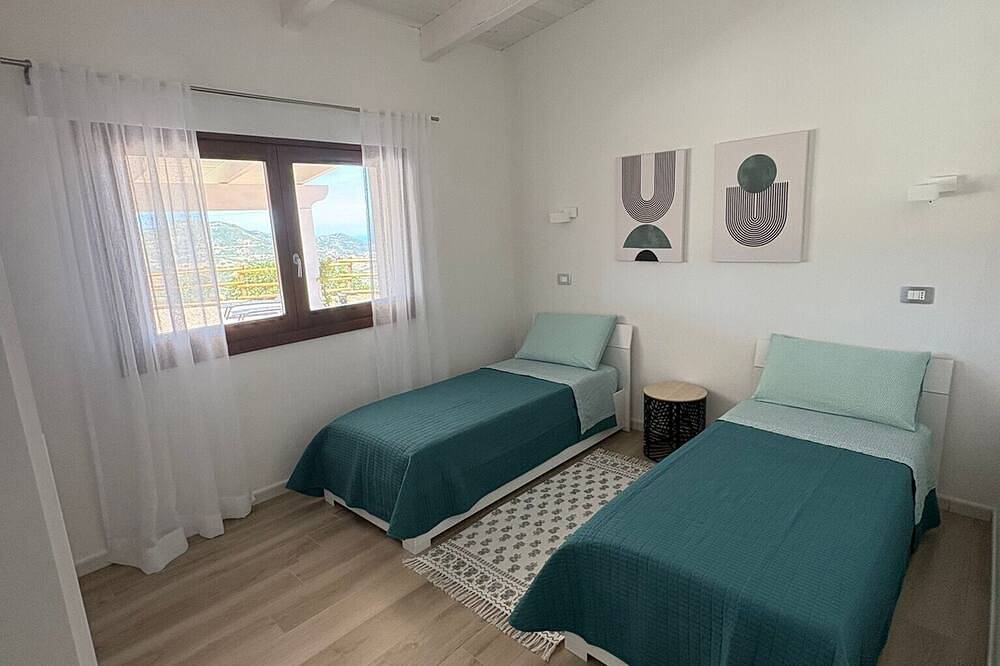 Cottage « Lorena » avec piscine à débordement privée, vue panoramique, Wi-Fi et climatisation in Nulvi, Province de Sassari