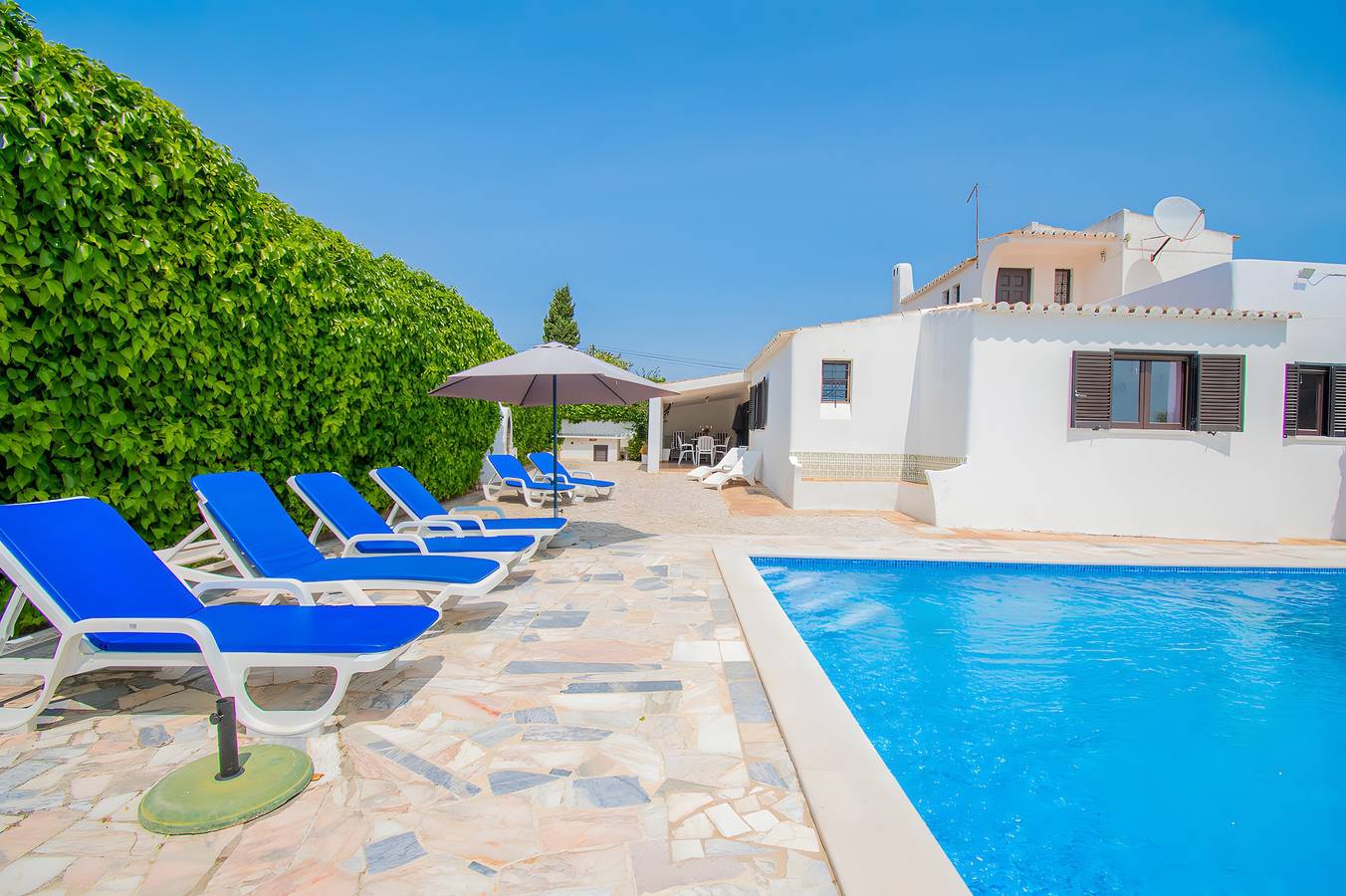 Villa „Alto“ mit privatem Pool, Terrasse und Wlan in Carvoeiro, Lagoa