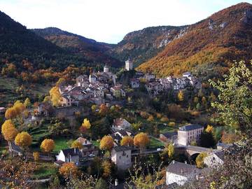 Gîte pour 4 personnes, avec jardin et terrasse, animaux acceptés à Peyreleau