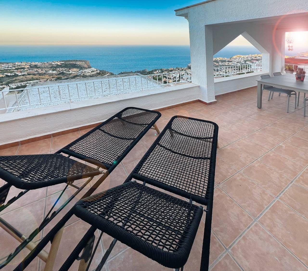 Apartamento entero, Apartamento 'Vistamar 96' con vistas al mar, Wi-Fi y aire acondicionado in Benitachell, Costa Blanca