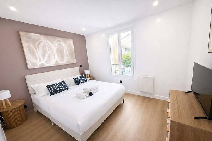 Appartement entier, Modern Apt Near Metro, Smart TV & Fast WiFi in Aubervilliers, Seine-Saint-Denis