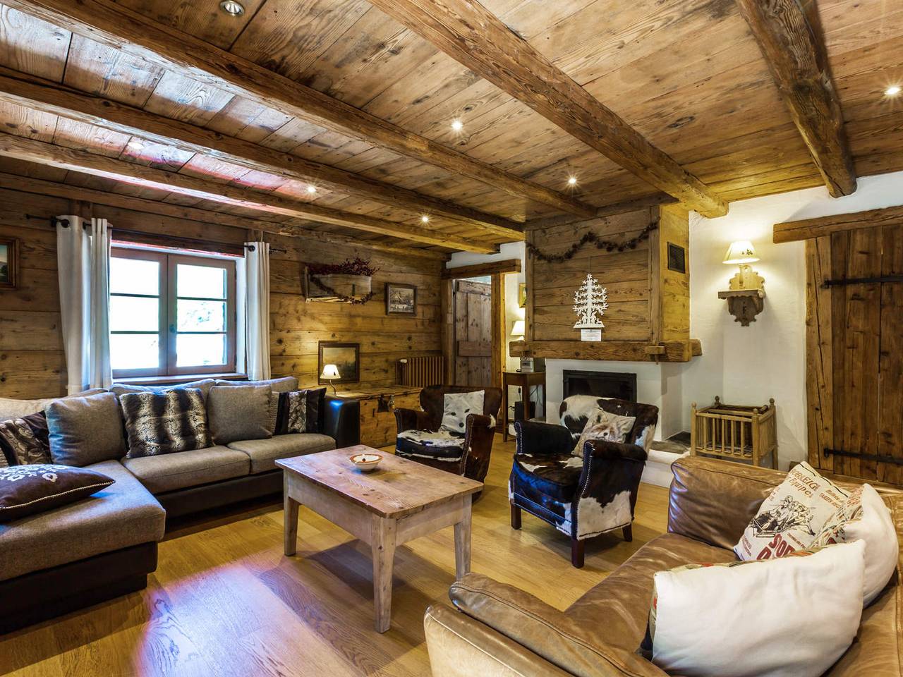 Appartement entier, Appartement de Charme 5 Chambres, Centre de La Clusaz, Cheminée, Wifi, Parking, Animaux Admis in La Clusaz, Région d'Annecy