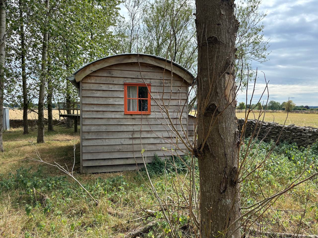 Secluded off grid Shepherd's Hut in Stroud, Gloucestershire