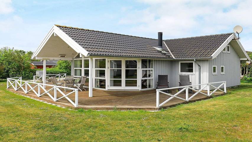 Ferienhaus für 9 Personen, mit Whirlpool und Sauna sowie Terrasse