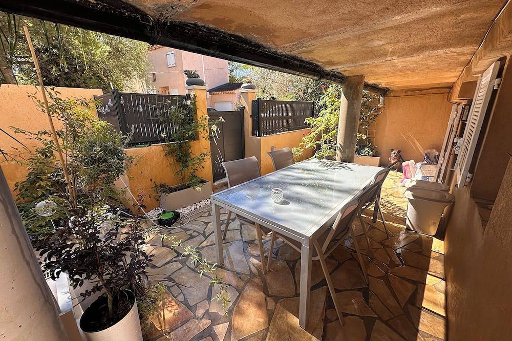 Entire apartment, Unique 2-bedroom apartment with a tree-lined garden and a terrace in Fuveau, Mediterranean Coast (France)