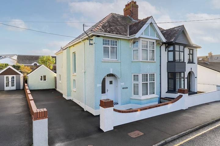 Holiday rental for 9 people, with pets in Aberporth