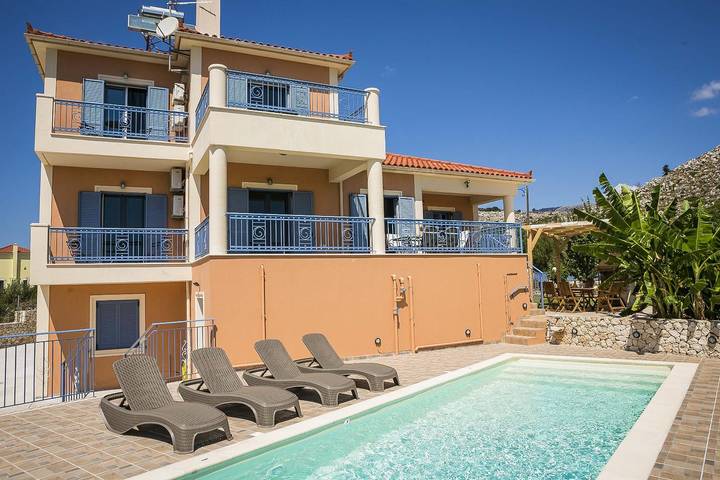 Διαμερίσματα διακοπών για 6 άτομα, με κήπο και μπαλκόνι στον Καραβάδο