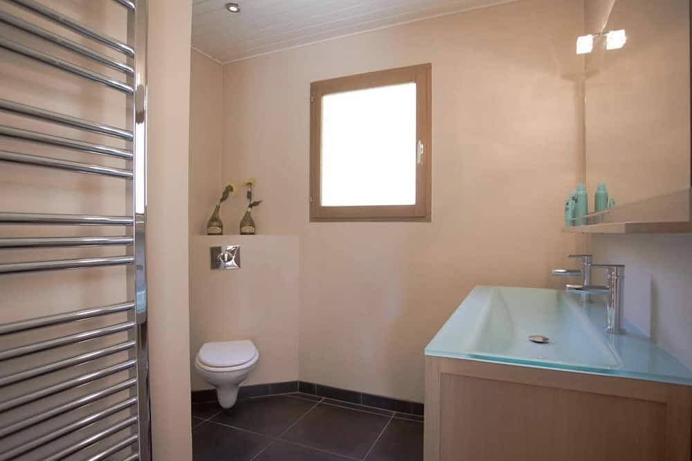 Villa with private pool and vineyard views in Beaufort, Canal du Midi