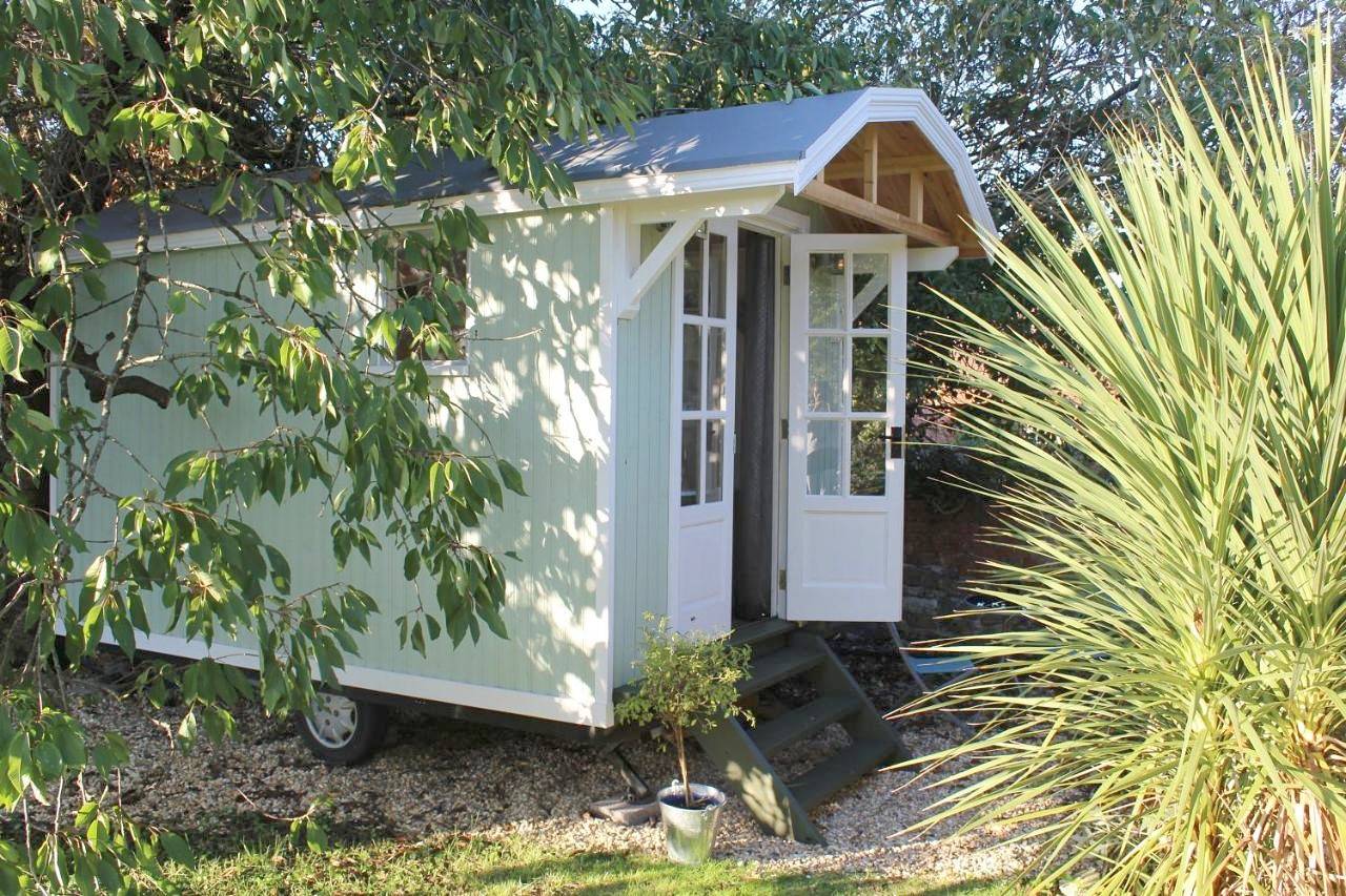 Little England Retreats - Cottage, Yurt and Shepherd Huts in Othery, Somerset