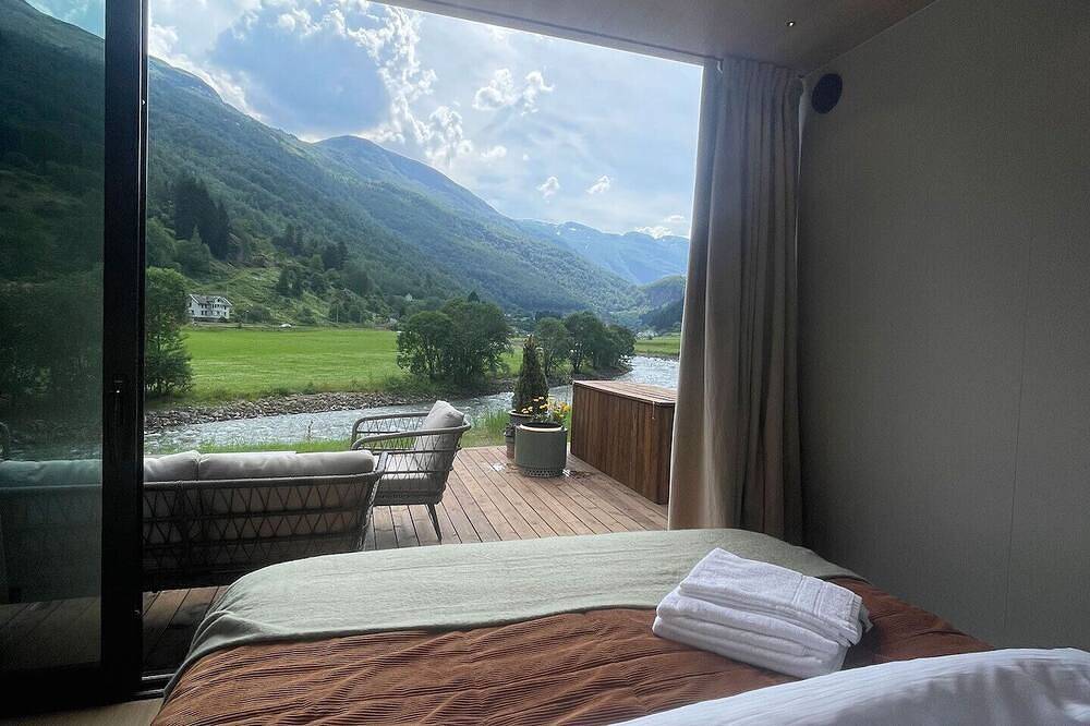 Sustainable and exclusive 2-bedroom apartment with Wifi, Ac in beautiful Flåm in Flåm, Sognefjord