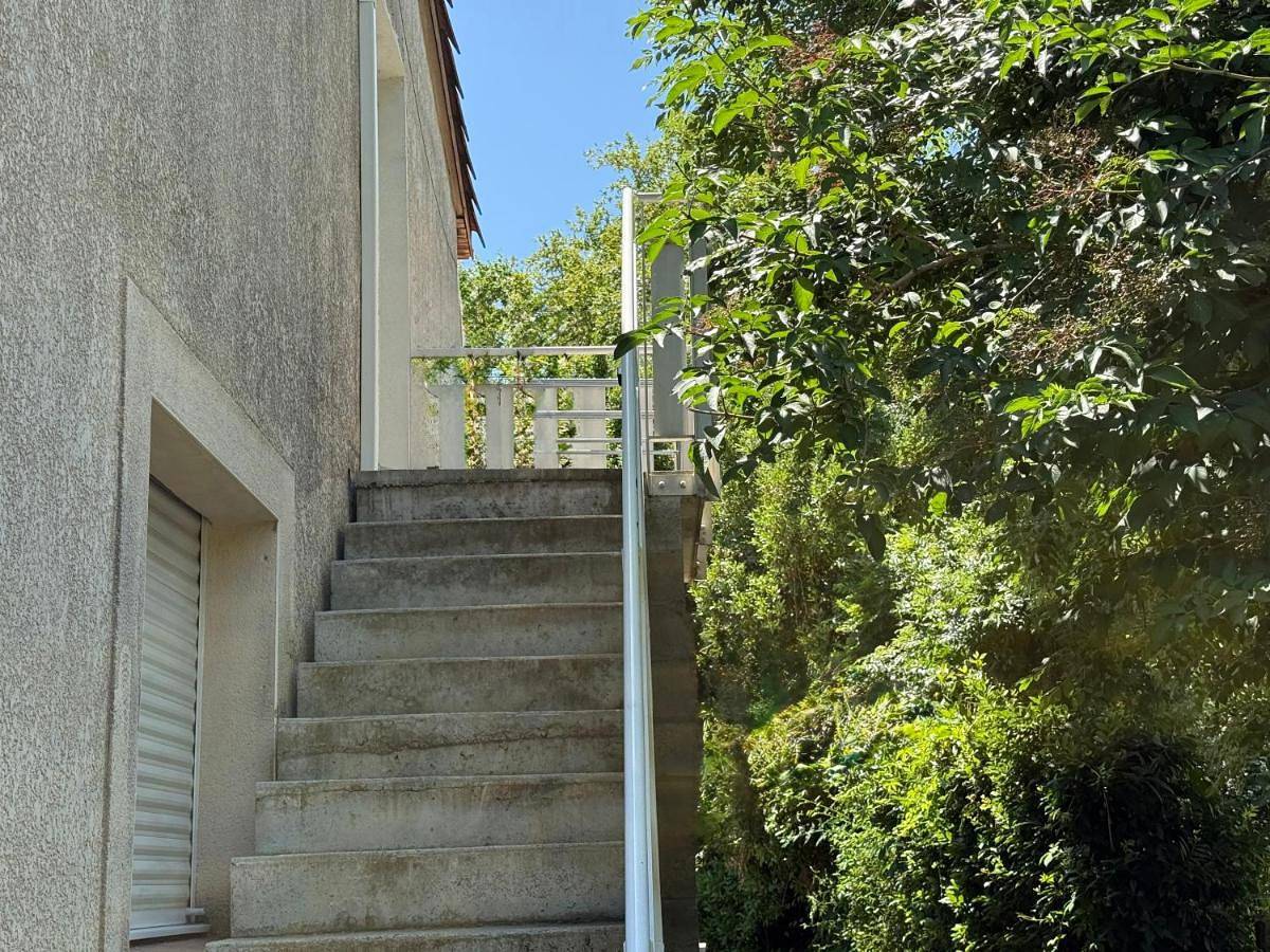 Appartement entier, T3 moderne tout équipé - parking gratuit ,clim - Wifi à 15 min Toulouse in Rouffiac-Tolosan, Toulouse et ses environs